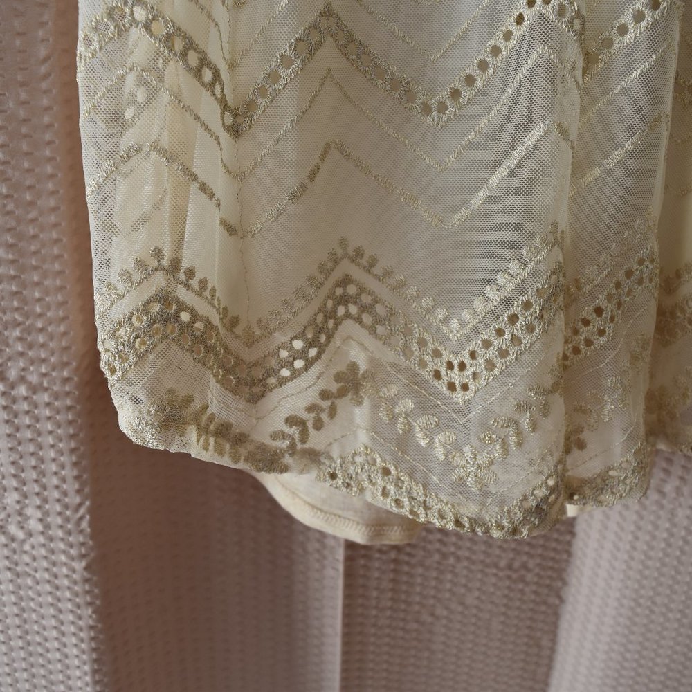 USED Xhilaration Beige Lace Top XL - Picture 8 of 12